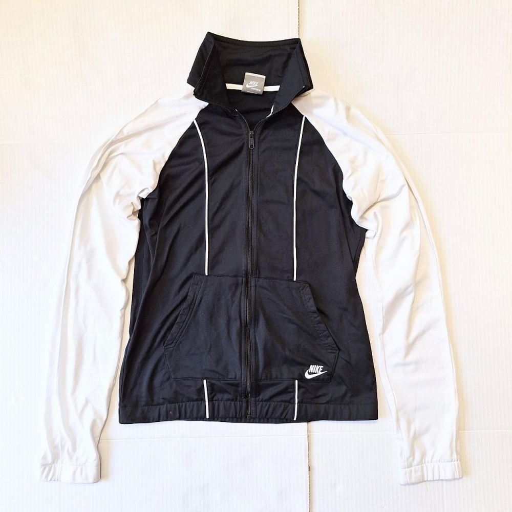 Women’s Nike Hooded Zip-Up Size Medium Long Sleeve Rain Resistant Jacket Black